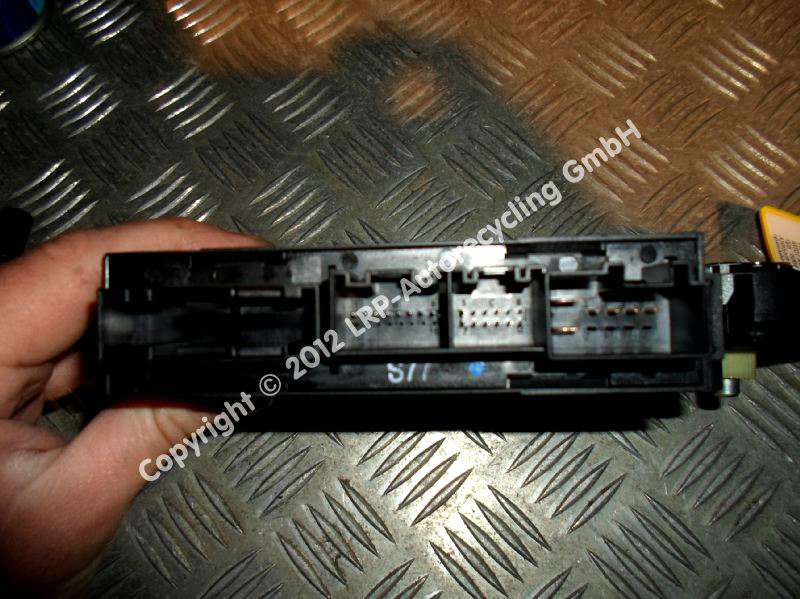 AUDI A4 8E FENSTERHEBERMOTOR HINTEN LINKS 8E0959801A